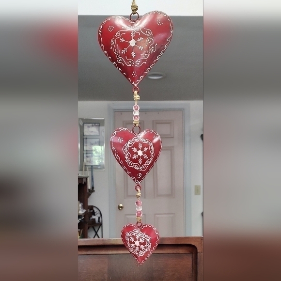 Folk Art Red White Cottage Core Mobile Puffy 3D Metal Hearts & Beads Valentine's - Picture 4 of 4